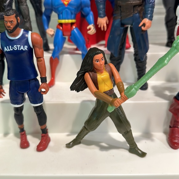 LARGE LOT OF ACTION FIGURES - Picture 5 of 8